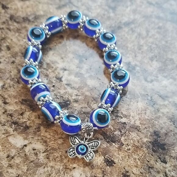 ❤ Blue Evil Eye Beaded Bracelet with Butterfly Charm - Picture 1 of 5